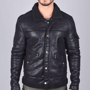 Trendy Fitted Black Jacket W/Sherpa lining